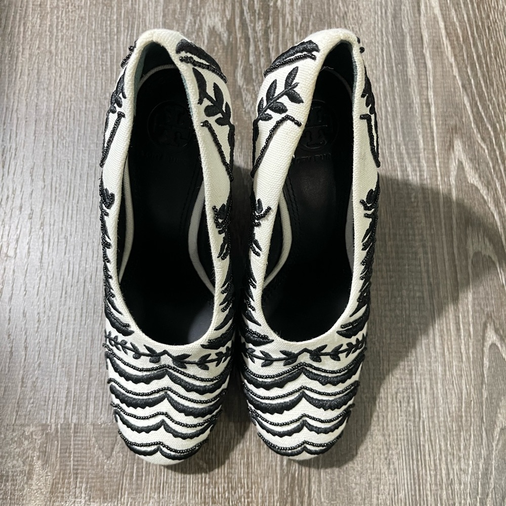 Tory Burch Black and White Embroidered Women's Shoes